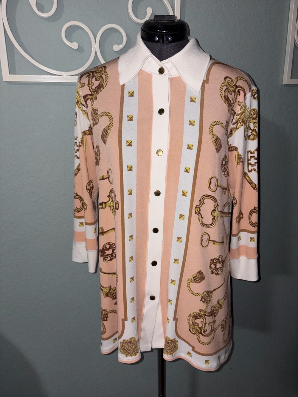 RARE. Like new Eva Varro | key print Top